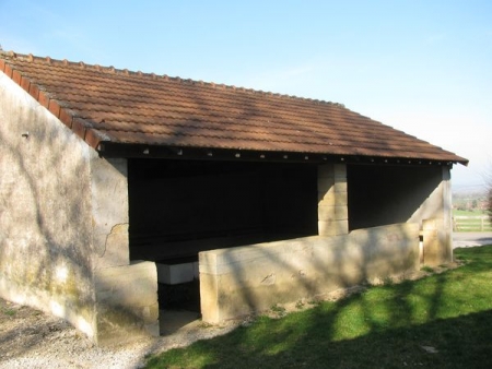 Bonnay-lavoir 4 dans hameau Besanceuil