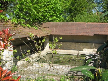 Chaulgnes-lavoir 3 dans hameau Eugnes