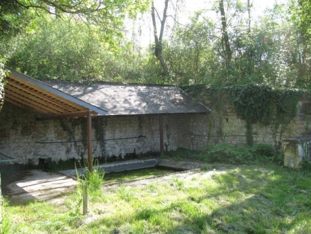 Chaulgnes-lavoir 5 dans hameau Les Aubues