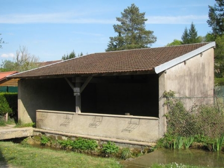 La Chapelle Saint André-lavoir 4 dans hameau Buzy