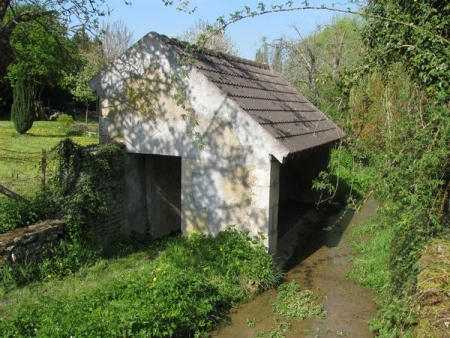 La Chapelle Saint André-lavoir 5 dans hameau Le Buisson