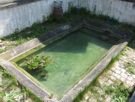 Parigny les Vaux-lavoir 2 dans hameau Satinges