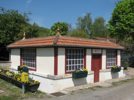 Pougues les Eaux-lavoir 4 dans hameau Priez