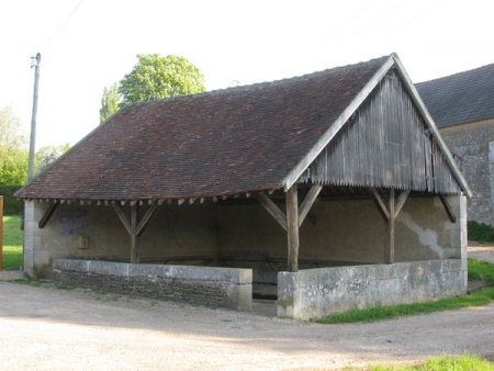 Saint Malo en Donziois-lavoir 5 dans hameau Dreigny