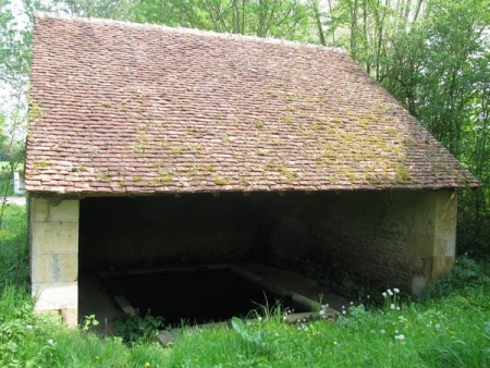 Montigny aux Amognes-lavoir 5 dans hameau Noille