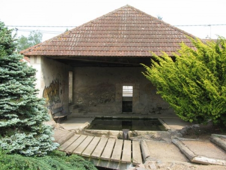 Sauvigny les Bois-lavoir 2 dans hameau Forges