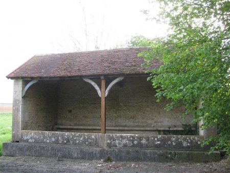 Ampilly les Bordes-lavoir 1 dans le bourg
