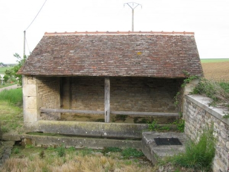 Ampilly les Bordes-lavoir 2 dans hameau Ampilly le Haut