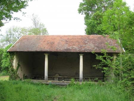 Bellenod sur Seine-lavoir 3 dans hameau La Maison