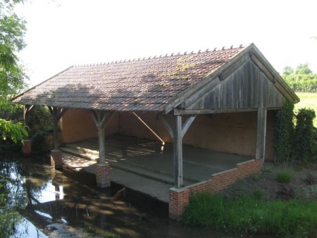 Fours-lavoir 2 dans hameau Le Battant