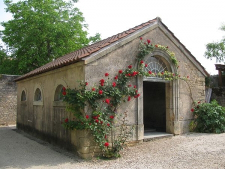 Bresse sur Grosne-lavoir 2