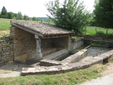 La Chapelle sous Brancion-lavoir 2 dans hameau Nogent