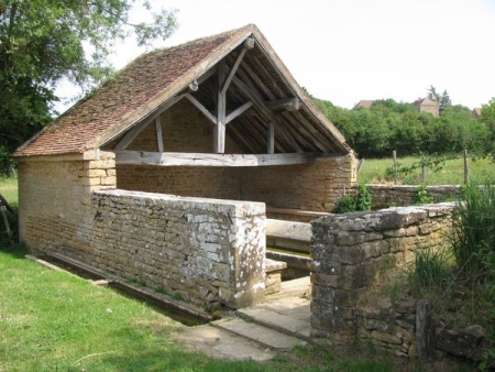 La Chapelle sous Brancion-lavoir 3 dans hameau Nogent