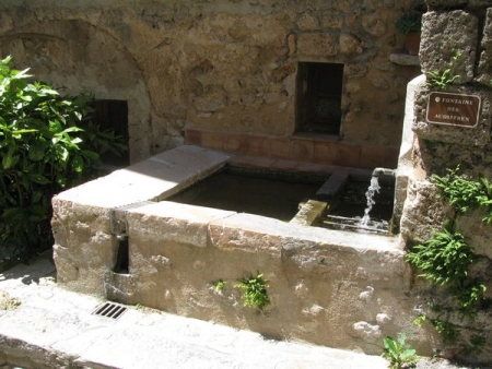 Barjols-lavoir 5