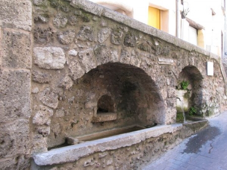 Barjols-lavoir 11