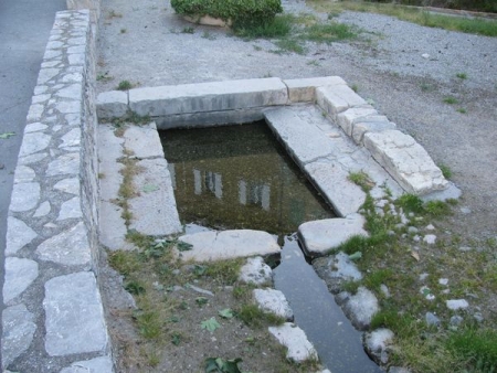 Vinon sur Verdon-lavoir 2