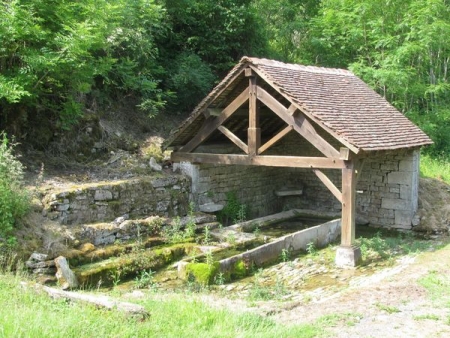 Perrancey les Vieux Moulins-lavoir 3 dans le bourg