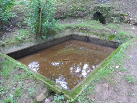 Bazolles-lavoir 2 dans le bourg