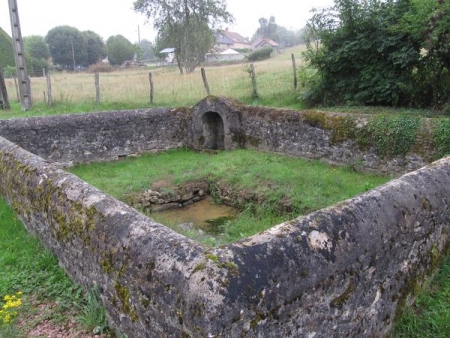 Bazolles-lavoir 6 dans hameau Meuré