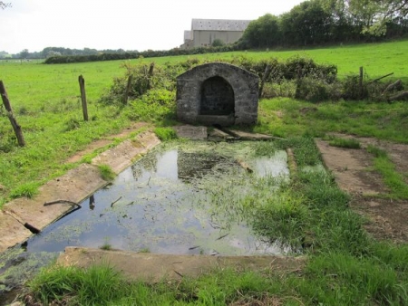 Brinay-lavoir 3 dans hameau Bernay