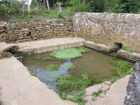 Tintury-lavoir 1 dans le bourg