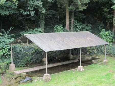 Champlitte-lavoir 6 dans hameau Leffond