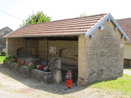 Montjustin et Velotte-lavoir 1