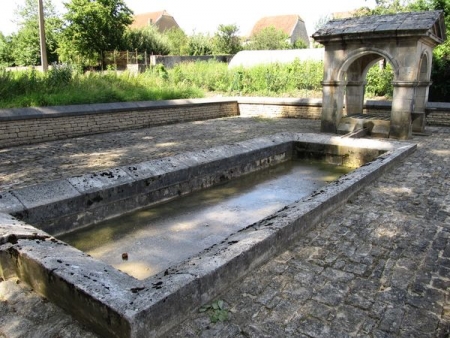 Soing Cubry Charentenay-lavoir 4 dans hameau Cubry