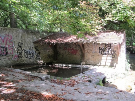 Neauphle le Vieux-lavoir 2 dans hameau Cressay