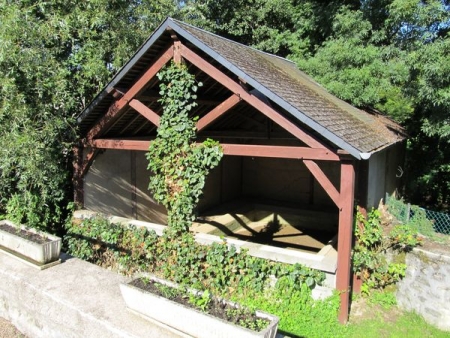 Aunay en Bazois-lavoir 1 dans le bourg