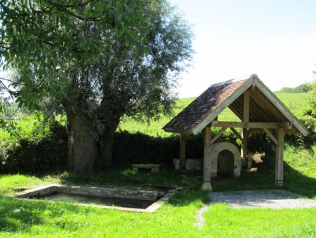 Limanton-lavoir 1 dans hameau Anizy