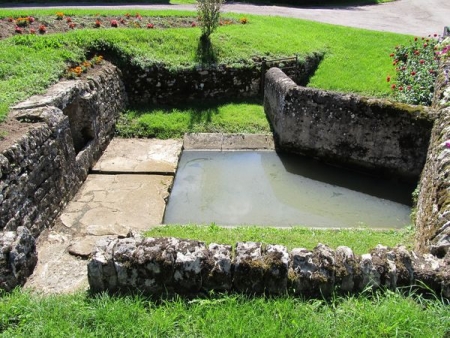 Mont et marré-lavoir 2 dans le bourg
