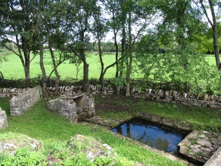 Mont et Marré-lavoir 3 dans hameau Bouron