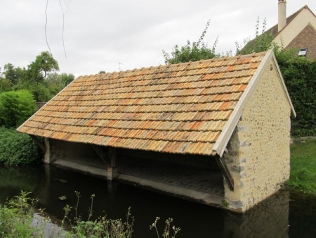 Rochefort en Yvelines-lavoir 1 dans le bourg