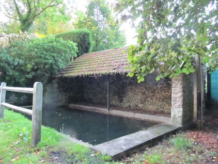 Les Mesnuls-lavoir 2