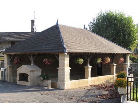 Davayé-lavoir 4 dans hameau Varanjoux