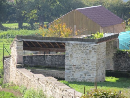 Perreuil-lavoir 1 dans le bourg