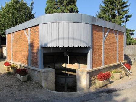 Saint Boil-lavoir 1 dans le bourg