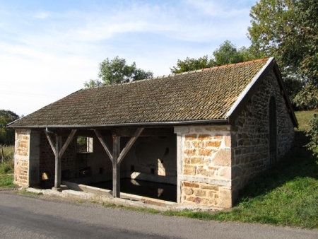 Tramayes-lavoir 1 dans le bourg