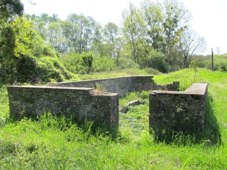 Farges Allichamps-lavoir dans hameau La Coquillonnerie