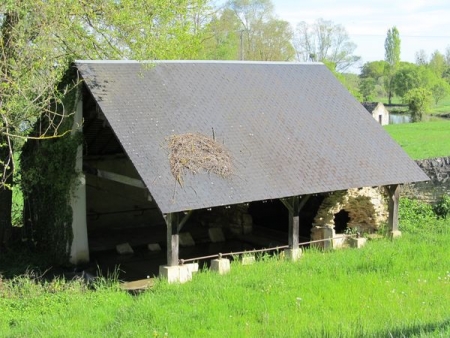 Meillant-lavoir 5 dans hameau Saint Rhomble