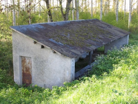 Saint Léger le Petit-lavoir dans hameau La Croix de Pierre