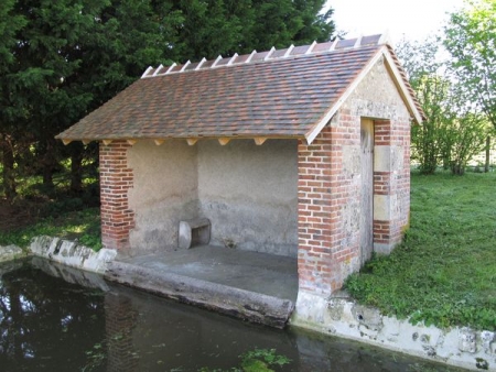 Verneuil-lavoir 1 dans le bourg