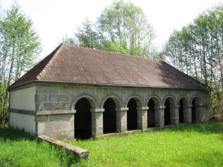 Bourbonne les Bains-lavoir 1 dans le bourg