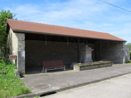 Bourbonne les Bains-lavoir 4 dans hameau Genrupt