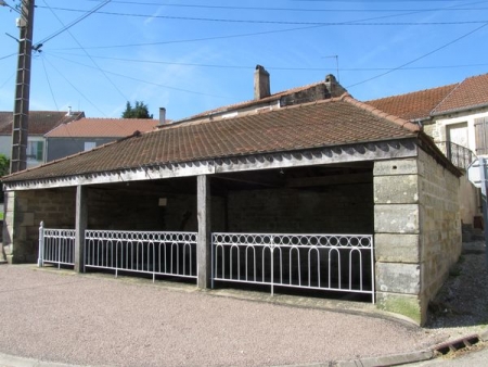 Terre Natale-lavoir 3 dans hameau Varennes sur Amance