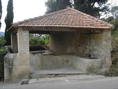 Cadenet-lavoir1