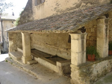 Cucuron-lavoir 4