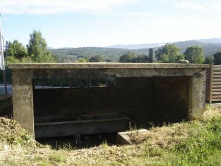 Saignon-lavoir 3 dans hameau Saint Quentin