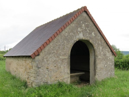 Marcilly les Buxy-lavoir 1 dans hameau Boujolle